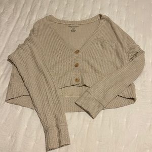 American eagle cropped sweater with functional buttons